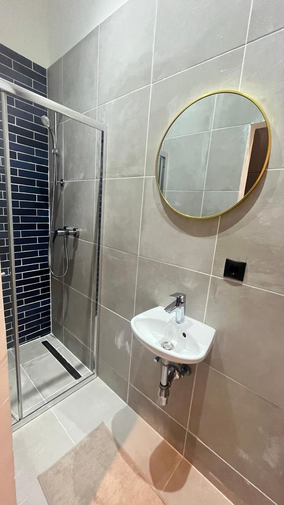 K&k Near Hauptbahnhof - Kingsize Bed * Vienna